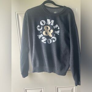 Women’s sweatshirt